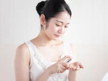ツバキオイルを化粧水の前のブースターとして使う方法